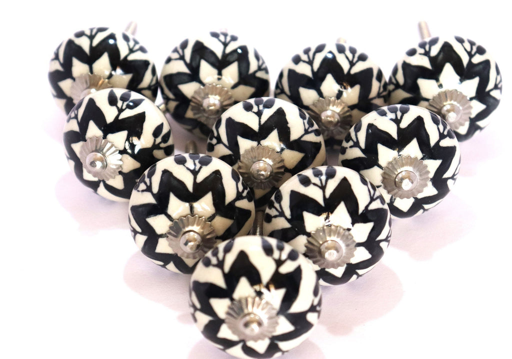 Elegant Black Floral Knobs Set