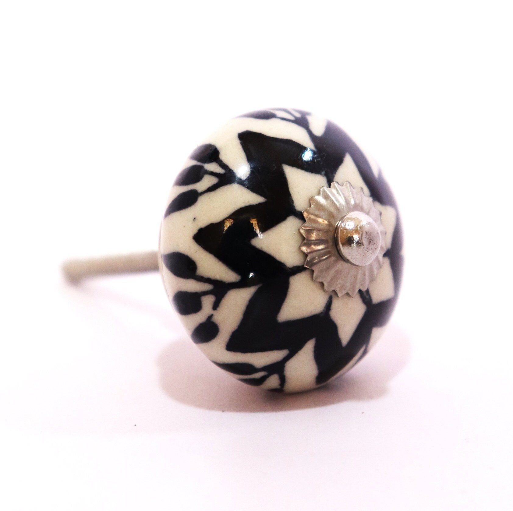 Elegant Black Floral Knobs Set