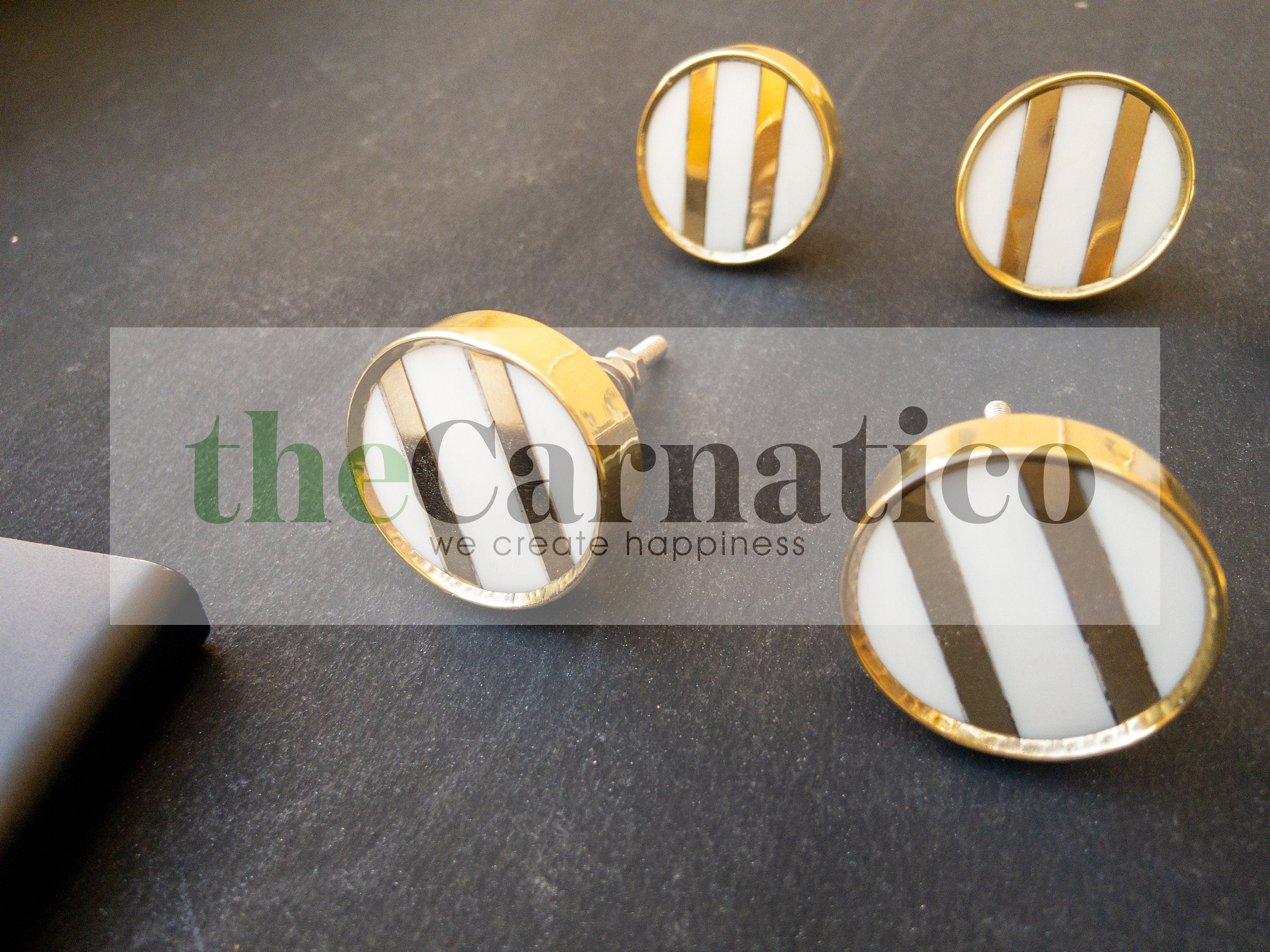 Stylish Resin & Wood Knobs