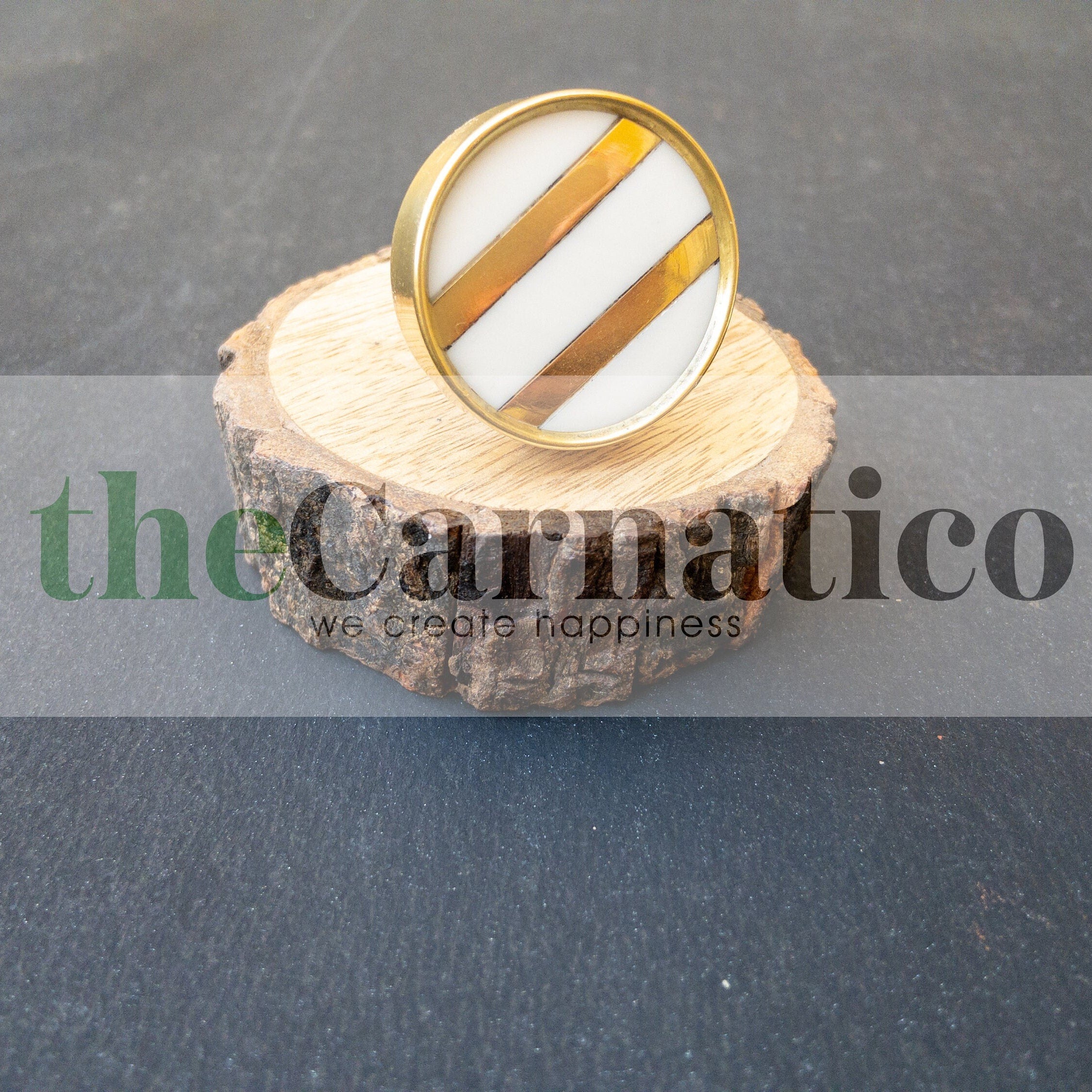 Stylish Resin & Wood Knobs