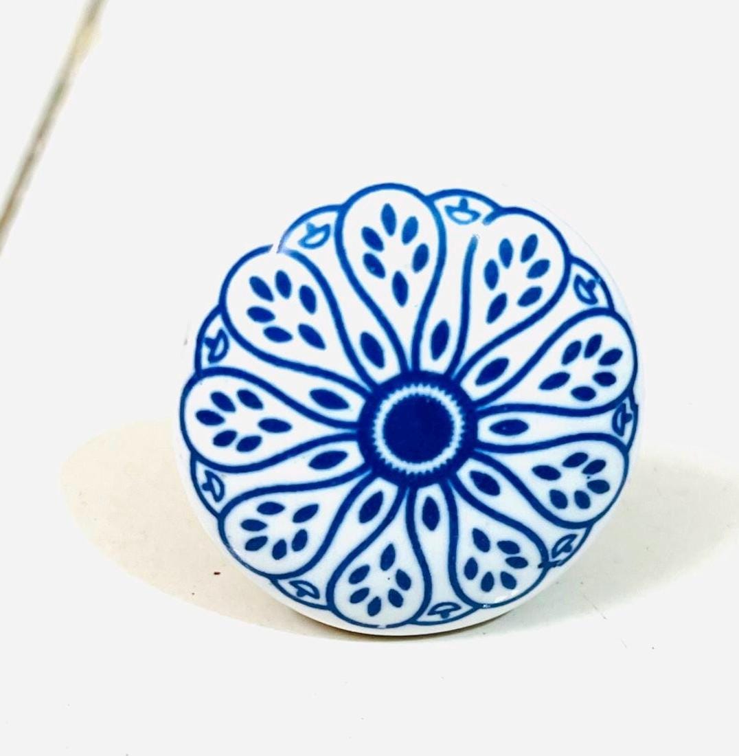 Chic Flower Knobs for Cabinets
