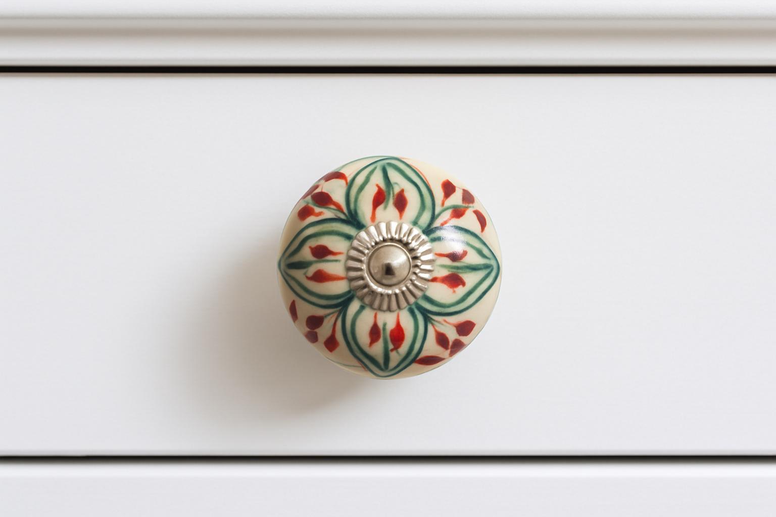Elegant Cream Ceramic Knobs