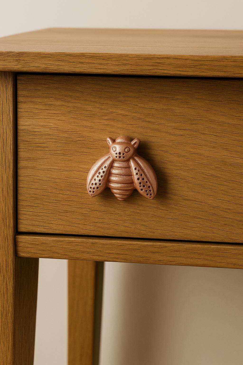 Chic Bee Knobs for Cabinets