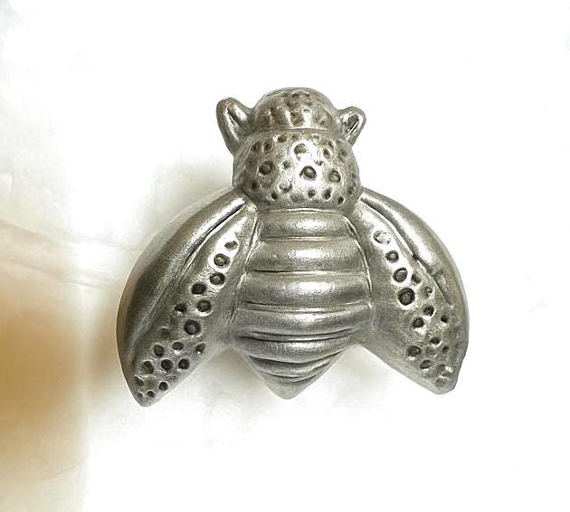 Chic Bee Knobs for Cabinets