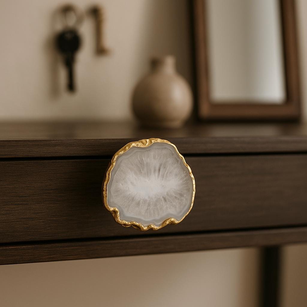 Stunning Natural Agate Coaster with Gold Edges - Perfect for Home Decor or Gifts!