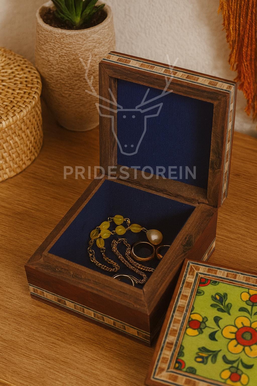 Unique Floral Ring Box