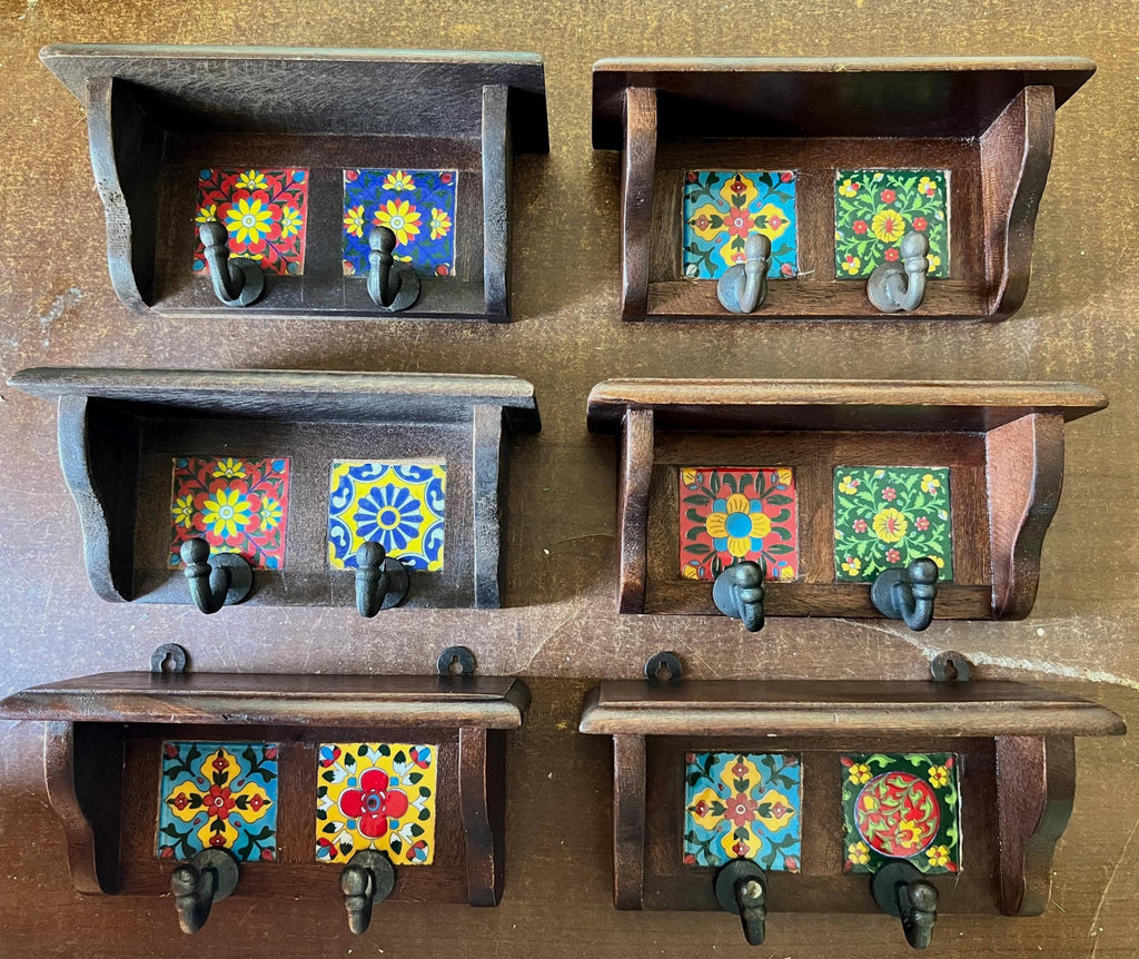 Sleek Ceramic Key Rack Decor